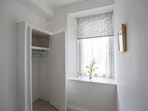Wallfield Crescent Apartment *