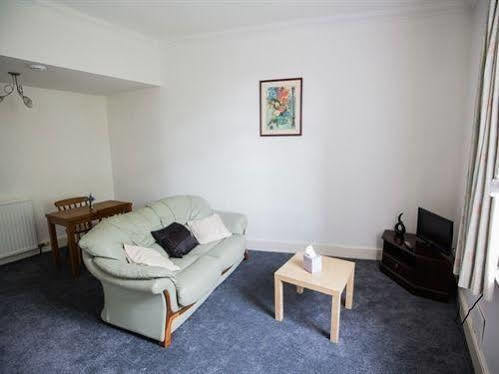 Wallfield Crescent Apartment *